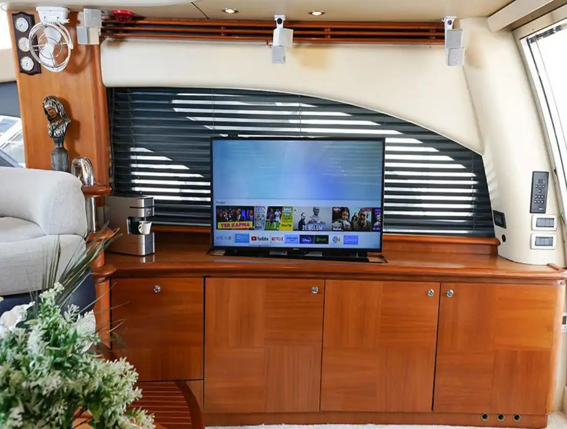 Antalya Yat Kiralama 19m Azimut 55 Fly